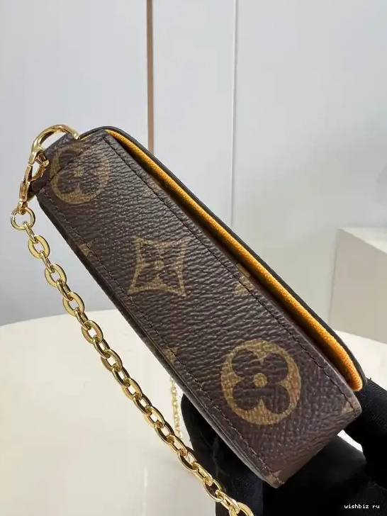 WIS VUITTON FÉLICIE POCHETTE LOUIS 0425